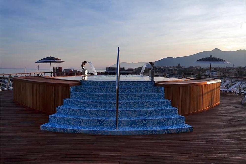 Yacht Club Marina Di Loano Hotel Luaran gambar