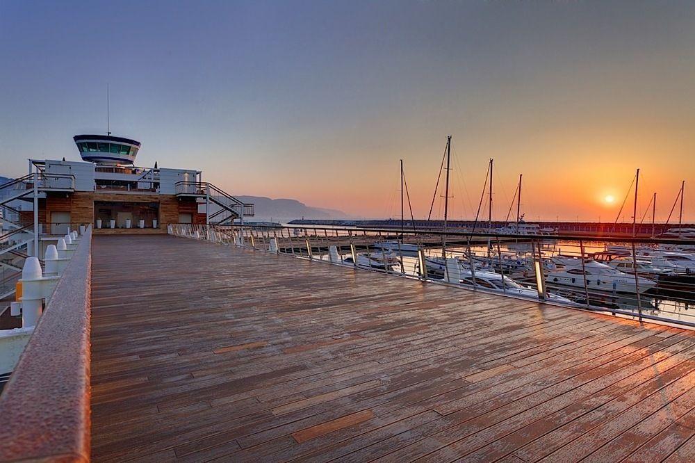 Yacht Club Marina Di Loano Hotel Luaran gambar