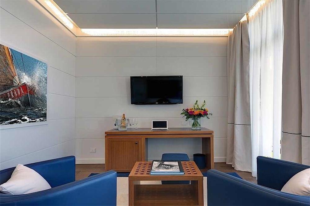 Yacht Club Marina Di Loano Hotel Luaran gambar