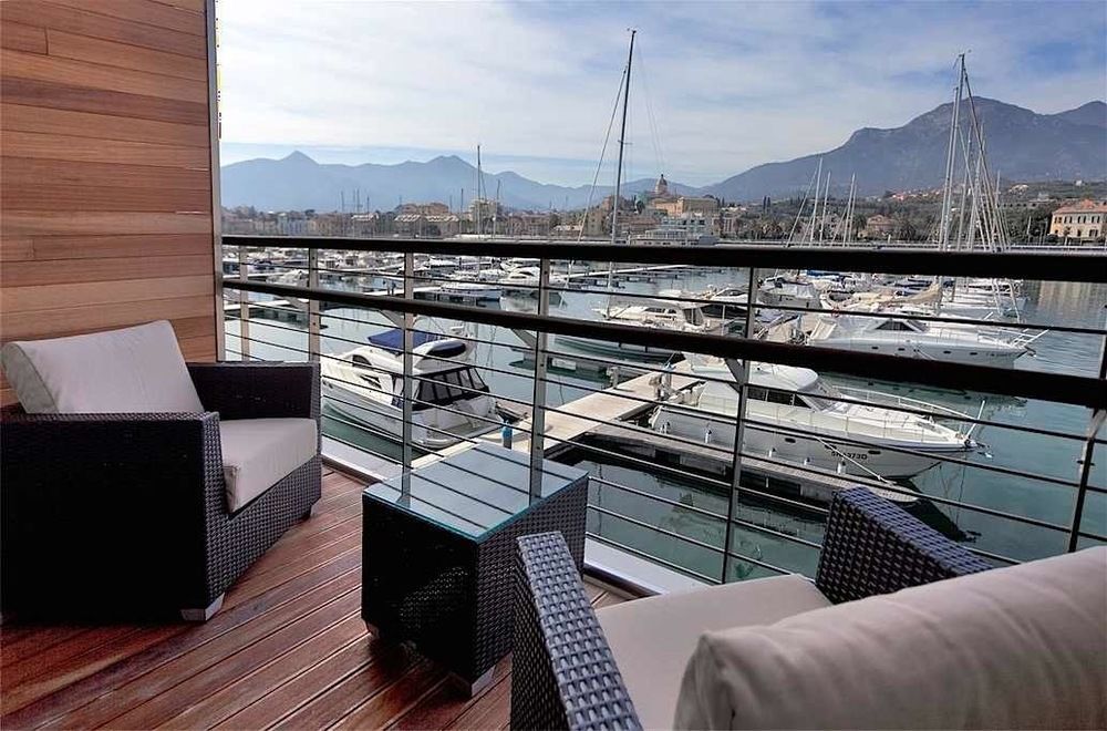 Yacht Club Marina Di Loano Hotel Luaran gambar