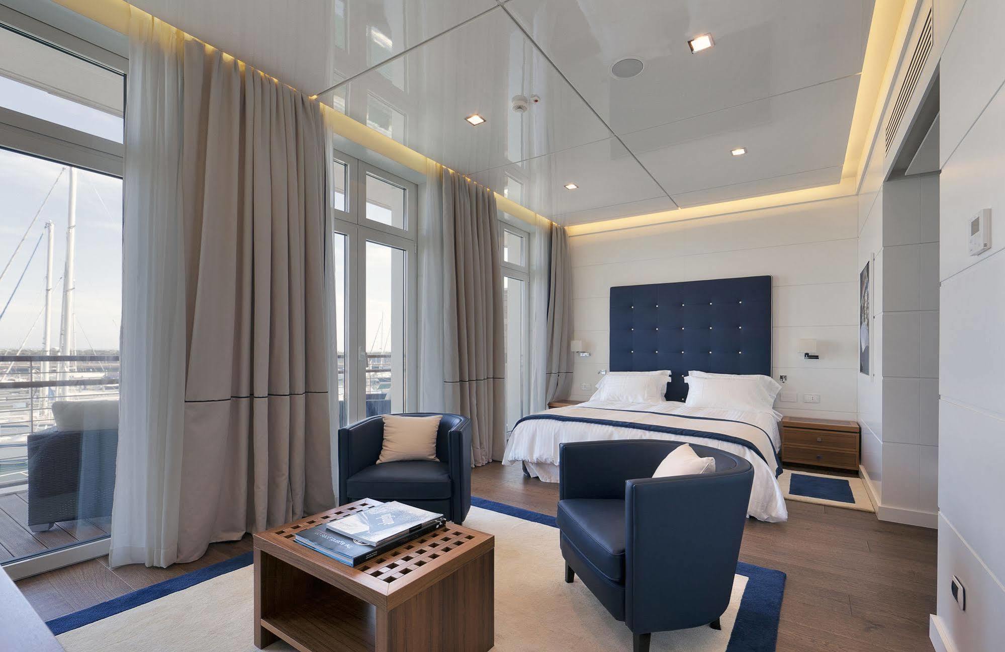 Yacht Club Marina Di Loano Hotel Luaran gambar