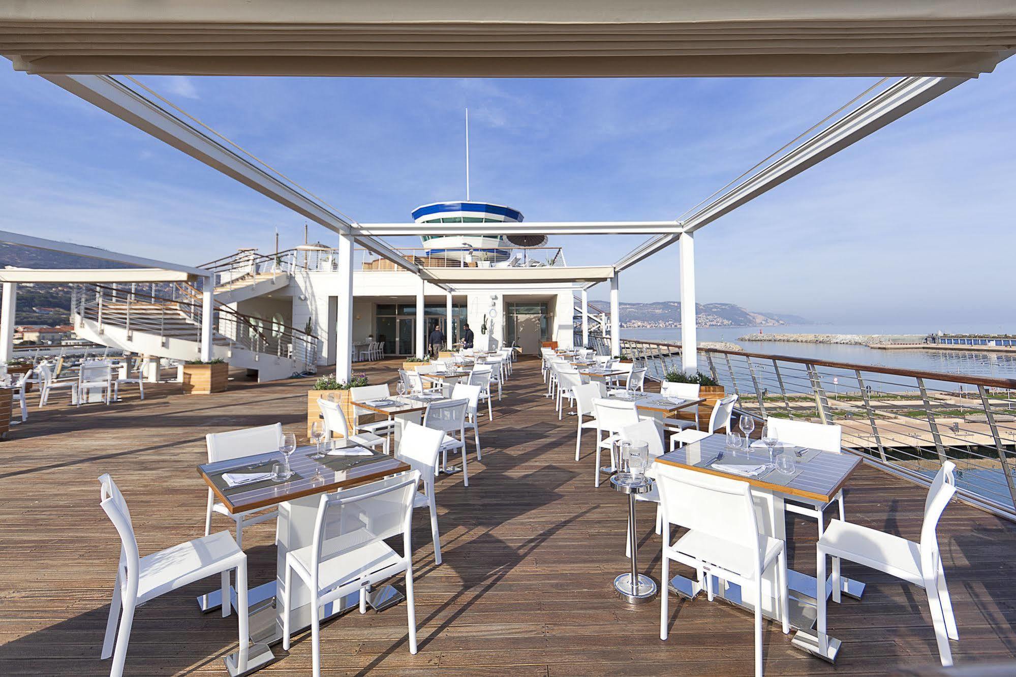 Yacht Club Marina Di Loano Hotel Luaran gambar